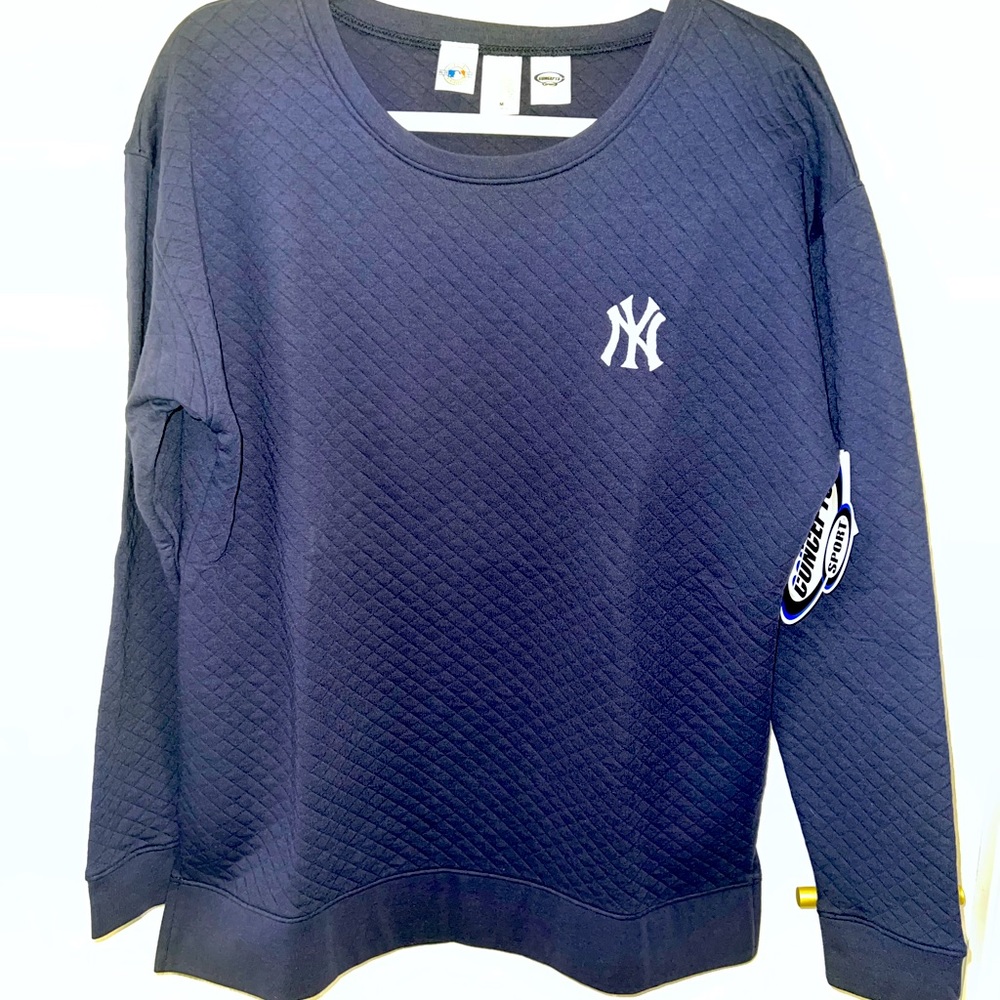 NWT Navy Yankees womens sweater